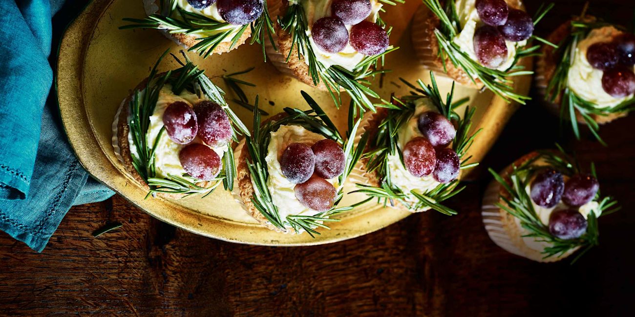 Rosemary wreath cupcakes Rosemary wreath cupcakes