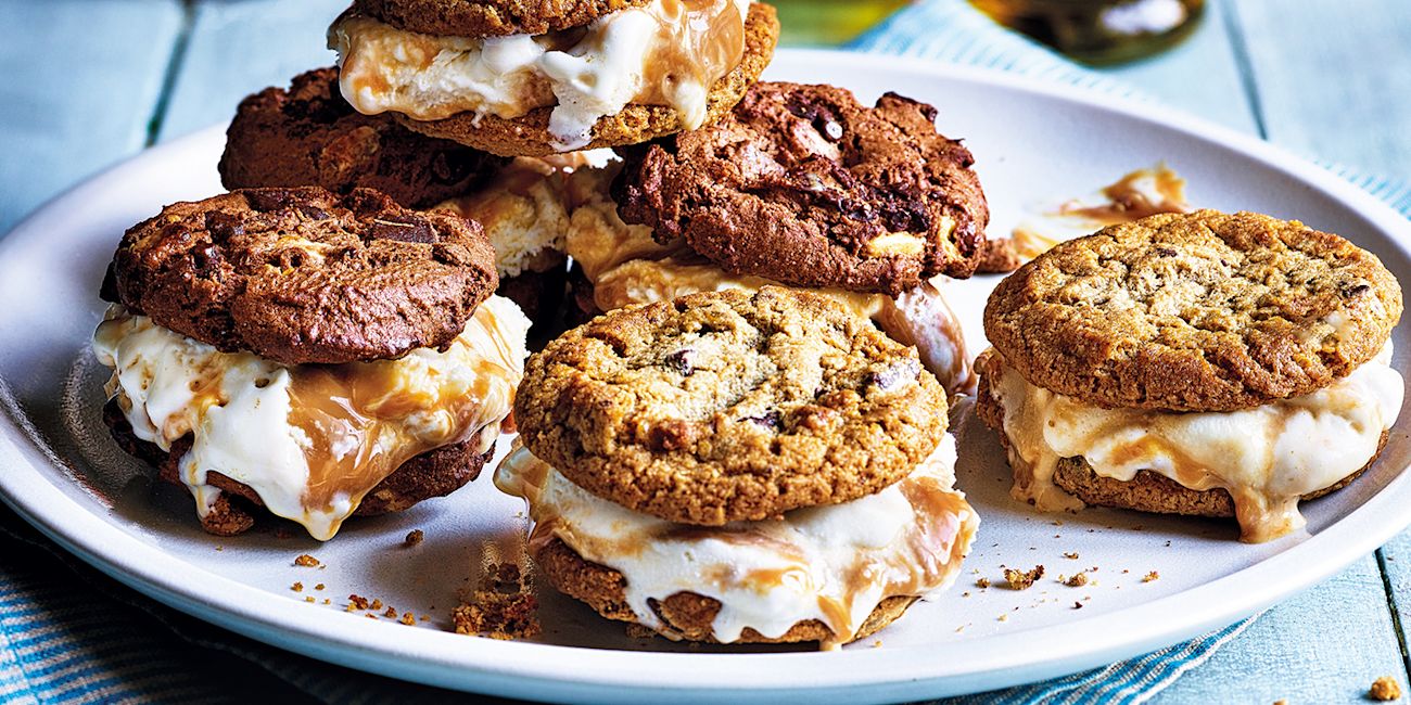 Dulce de leche ice cream sandwiches Dulce de leche ice cream sandwiches