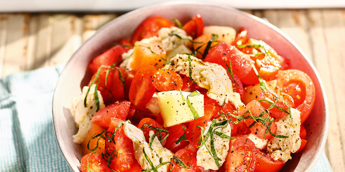 Tomato, melon & mozzarella salad Tomato, melon & mozzarella salad