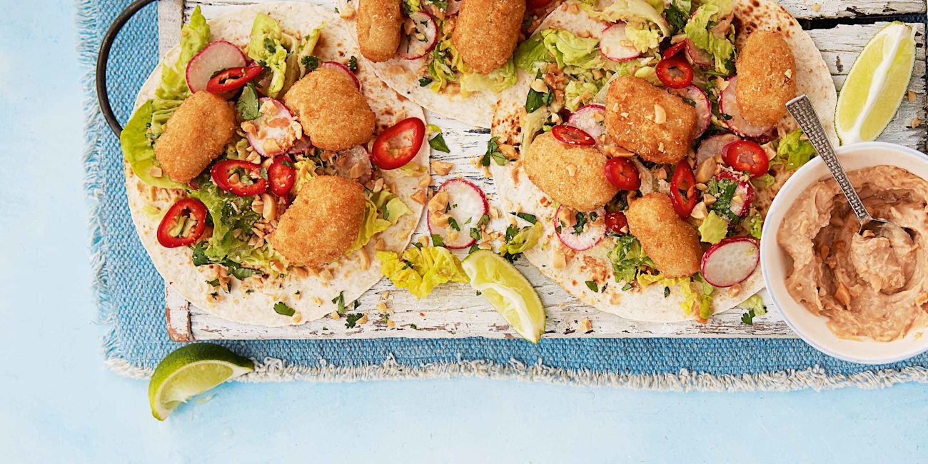 Scampi tacos with crunchy peanut salad Scampi tacos with crunchy peanut salad