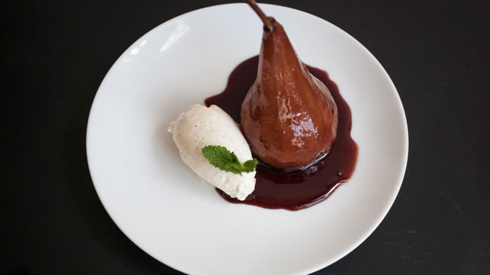 Poached pears with vanilla cream Poached pears with vanilla cream