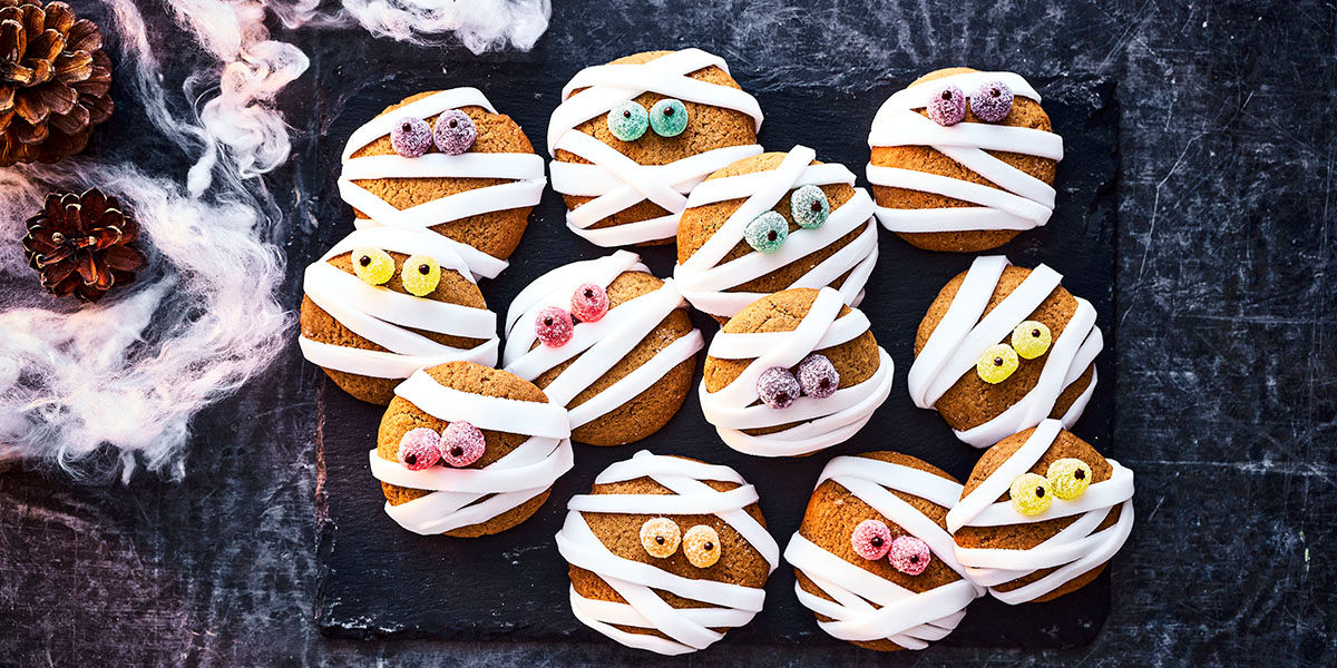 Mummy decorated spiced cookies Mummy decorated spiced cookies