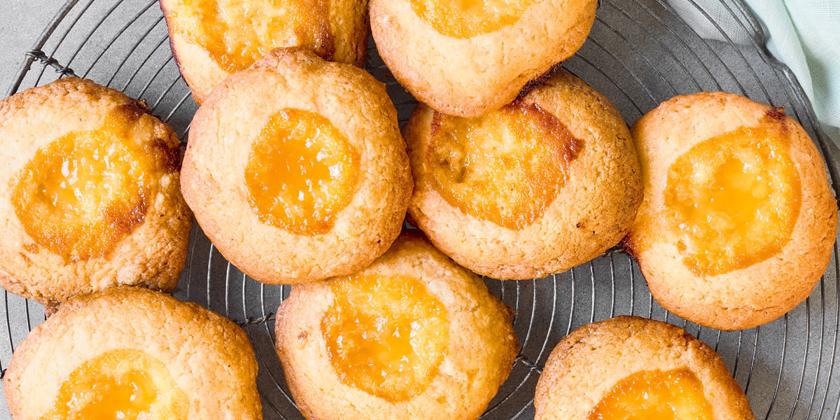 Lemon curd thumbprint cookies Lemon curd thumbprint cookies