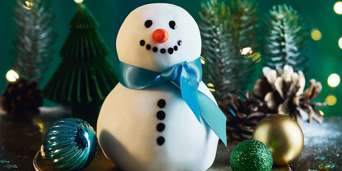 Christmas pudding snowman Christmas pudding snowman
