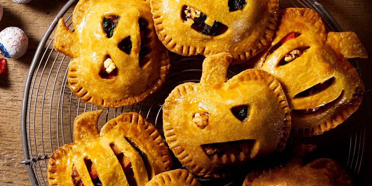 Jack o' lantern empanadas Jack o' lantern empanadas