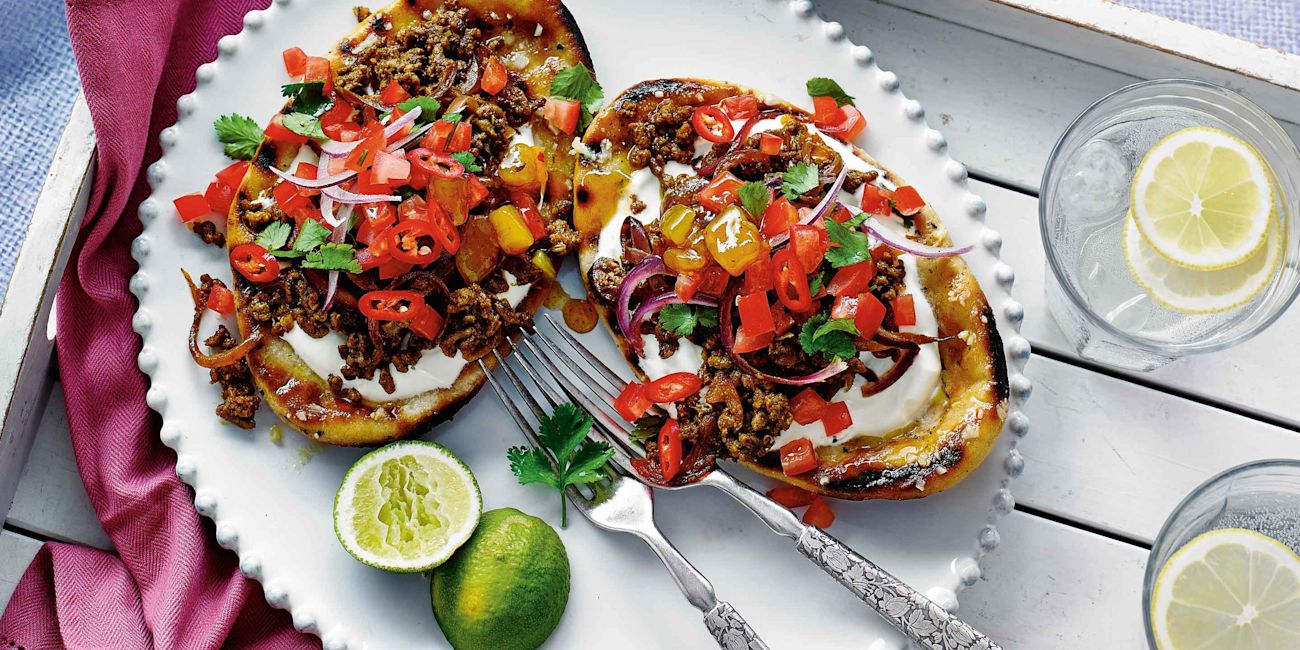 Griddled naan with spicy beef Griddled naan with spicy beef
