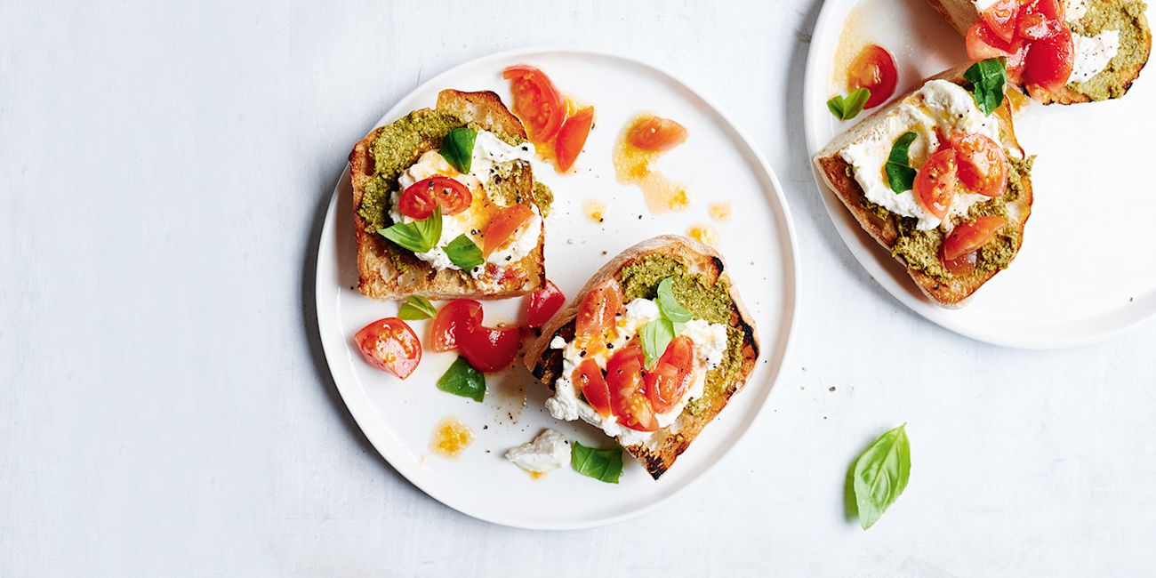 Ricotta and tomatoes on toast Ricotta and tomatoes on toast