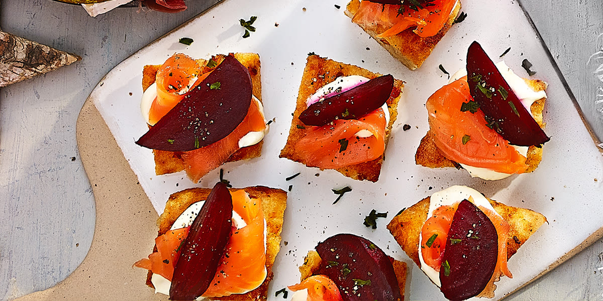 Beech & oak-smoked salmon & beetroot squares Beech & oak-smoked salmon & beetroot squares