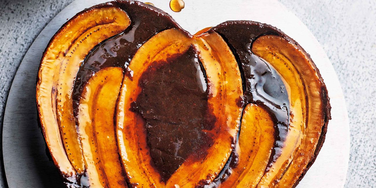 Sticky banana, cardamom and chocolate cake Sticky banana, cardamom and chocolate cake
