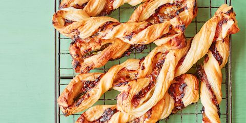 Cheddar and spinach twists