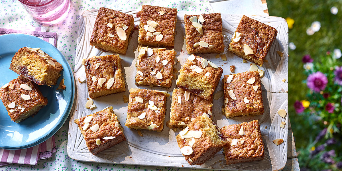 Raspberry Bakewell blondies Raspberry Bakewell blondies
