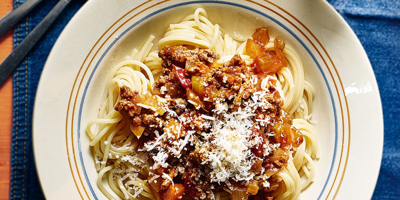 Spaghetti bolognese with anchovies Spaghetti bolognese with anchovies