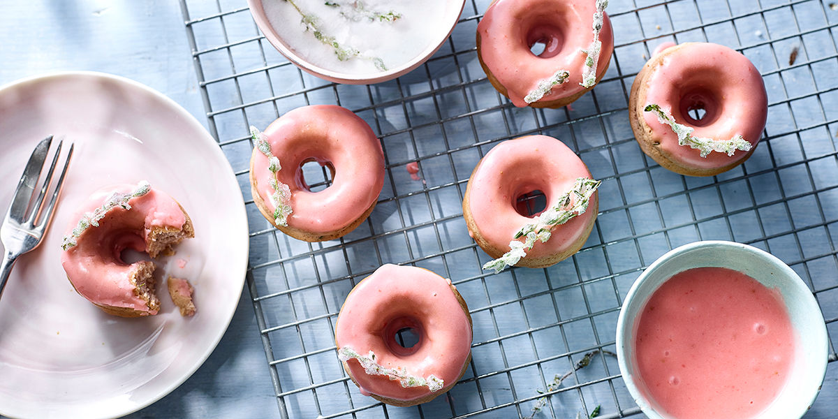 Vegan strawberry & thyme doughnuts Vegan strawberry & thyme doughnuts