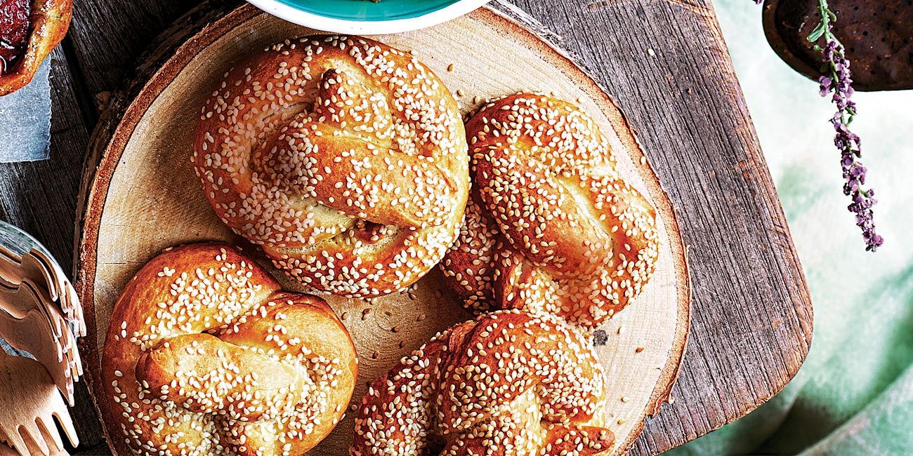 Cheesy pretzels Cheesy pretzels