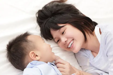Mumsandbabes - Tips Sederhana Menjadi Ibu Bahagia     