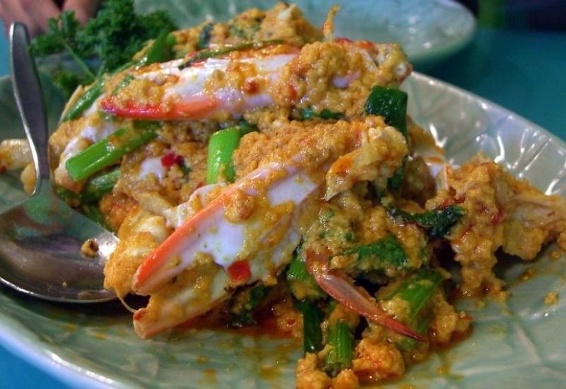 Thai seafood - yellow crab curry