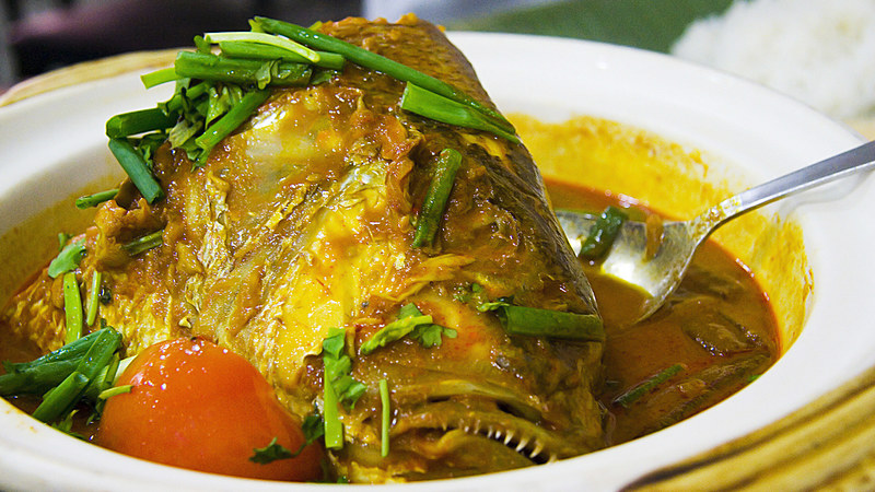 fish head curry - best hawker food in Singapore