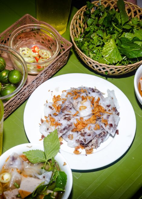 Join us on our nightly celebration of Hanoi street gastronomy