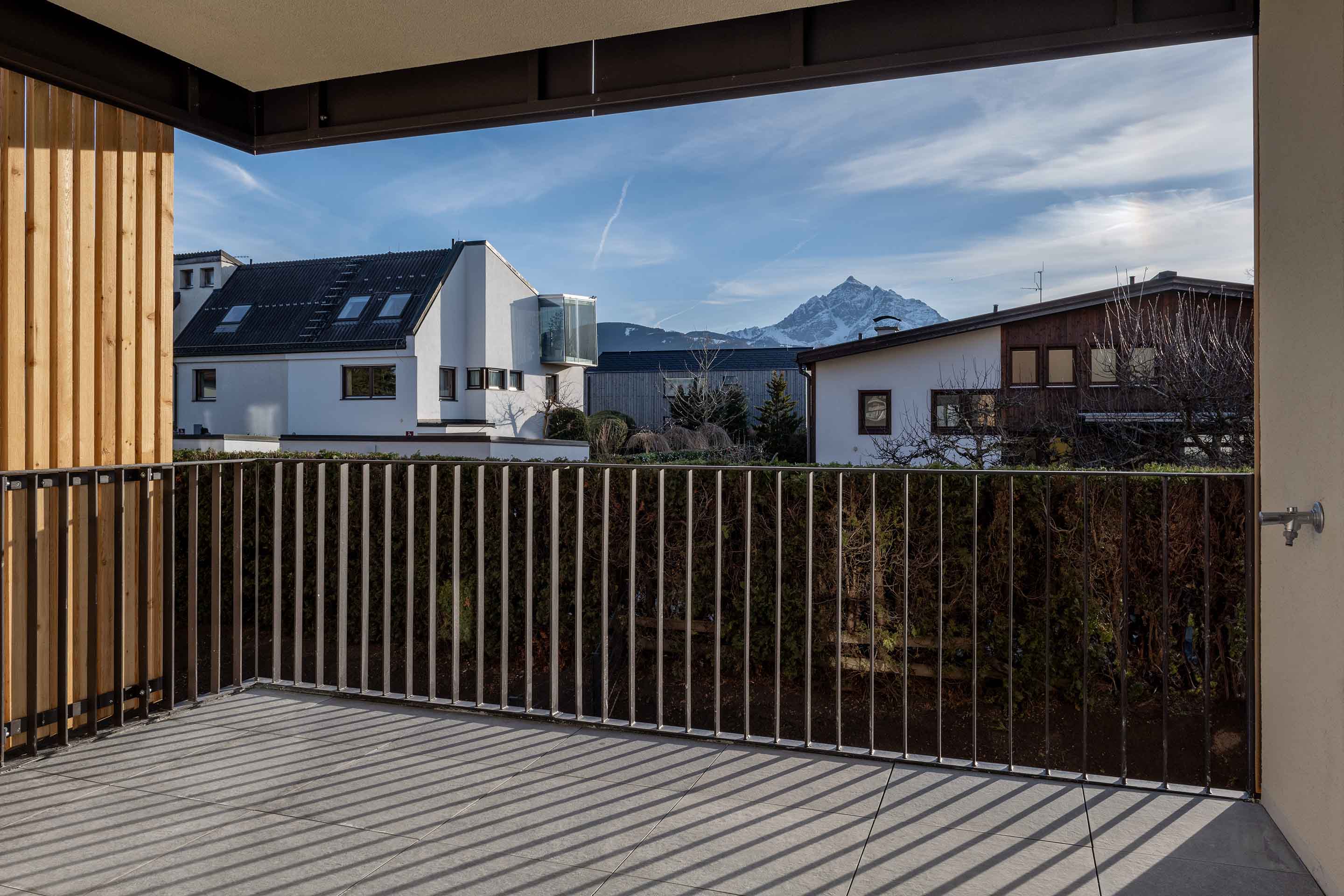Foto: Terrasse im Plateau Alpin mit traumhafter Aussicht