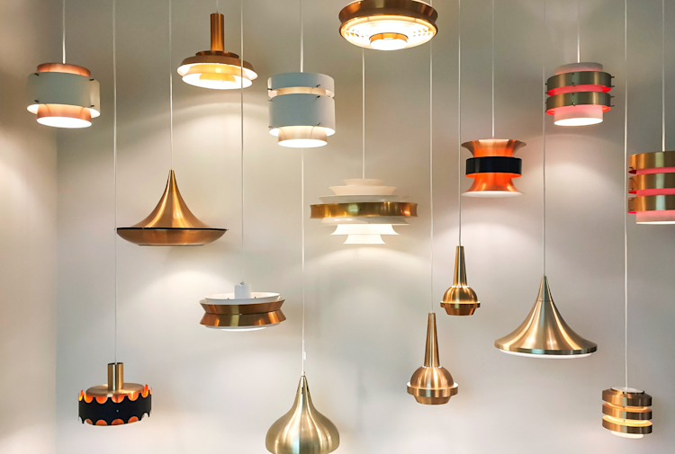 Lamp manufacturer