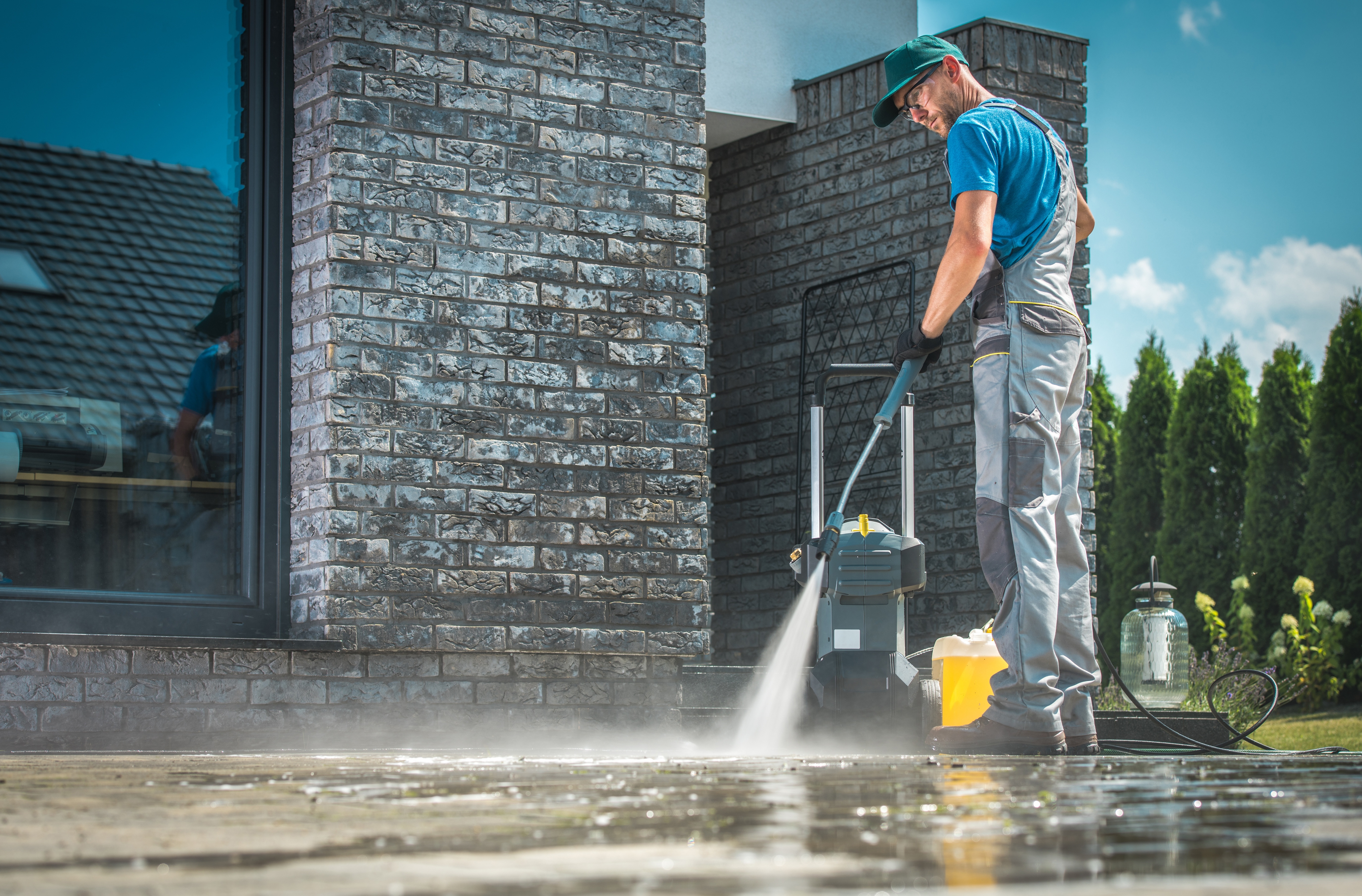 pressure Washing vs. Power Washing: What’s the Difference?