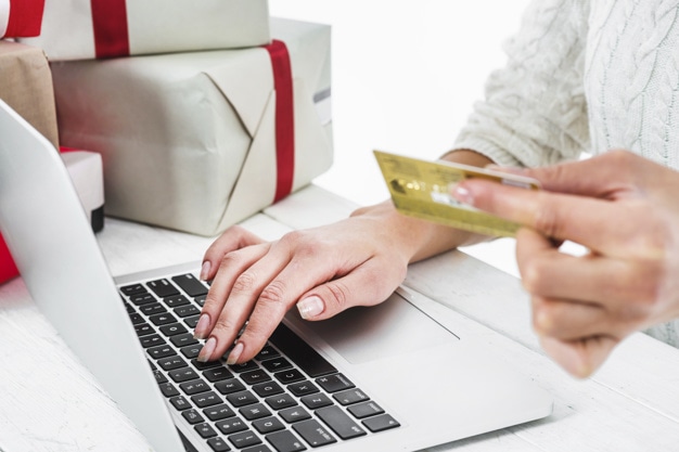 Online holiday traffic