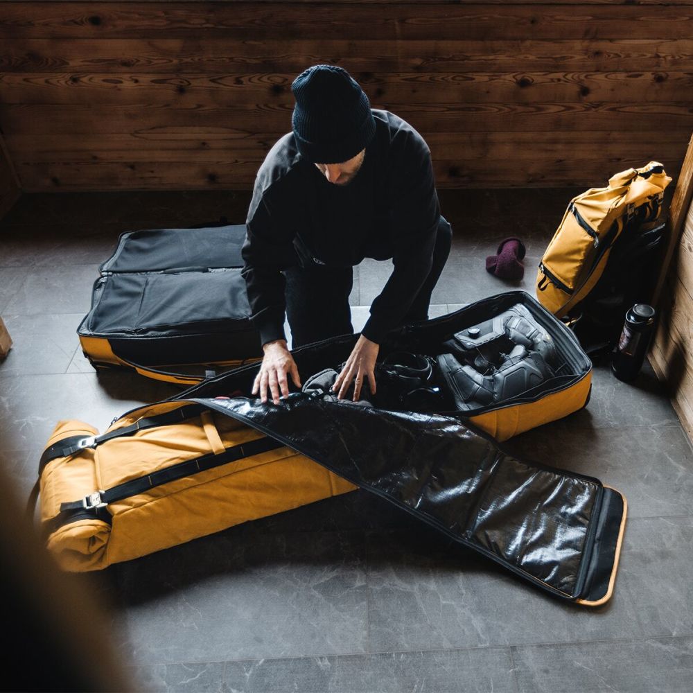 Afhankelijk Absoluut Citroen 7 Best Ski Bags for Chasing Powder Around the Globe | Field Mag