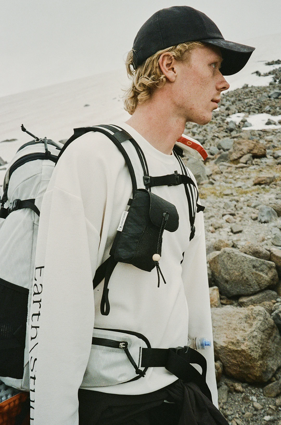 Earth-Studies-x-Field-Mag-Camera-Sling-4