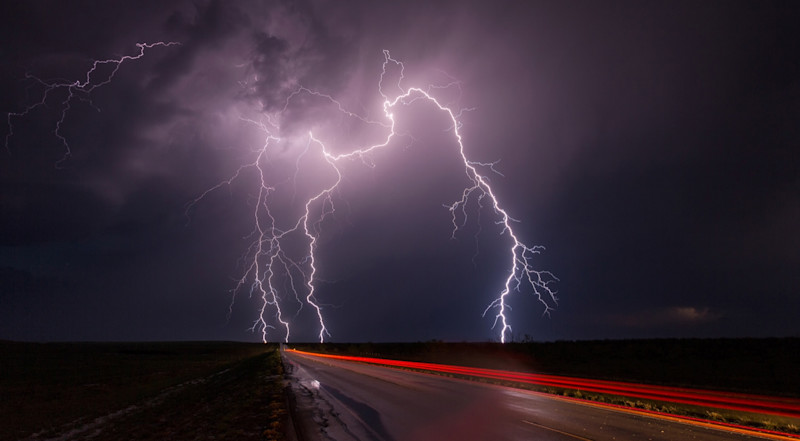 Interview: Weather Photographer & Storm Chaser Kelly DeLay