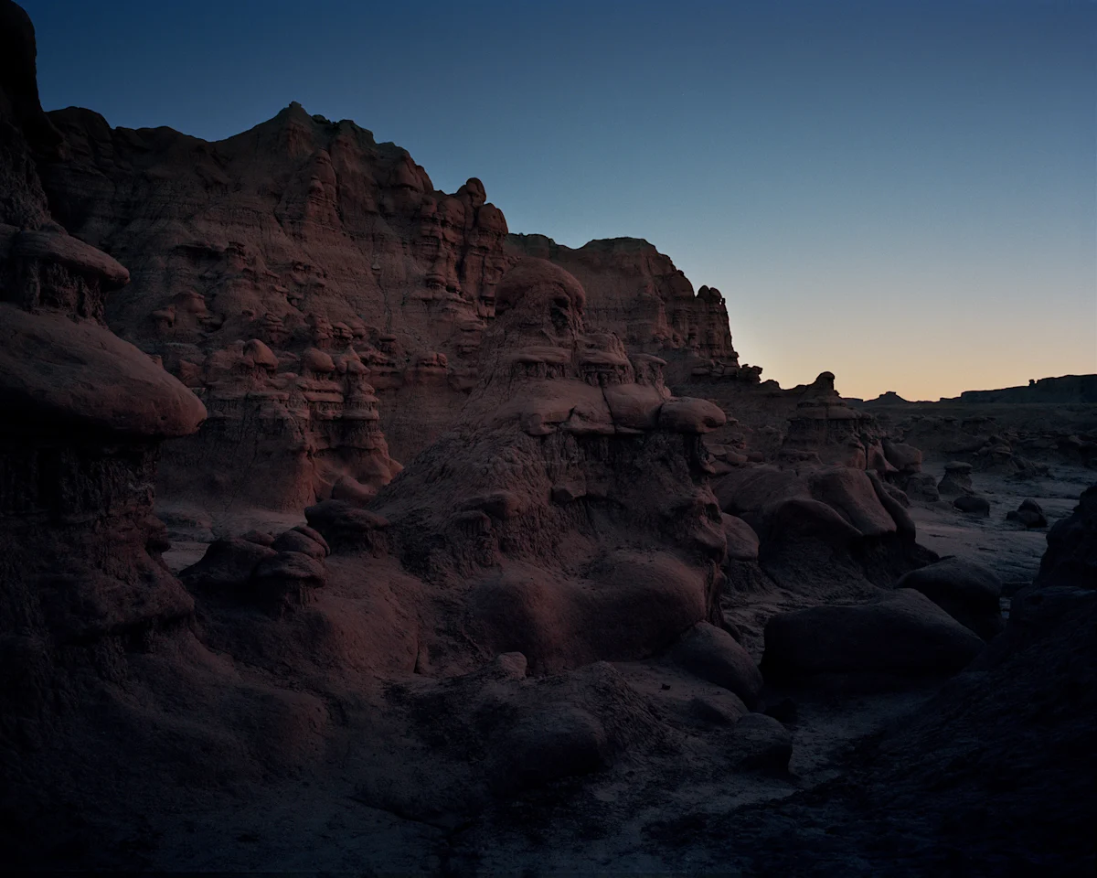 brendan-george-ko-Goblin-Valley-at-Night-V