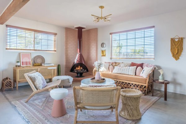 Joshua-Tree-Cabins-Yucca-Valley-Flamingo-1