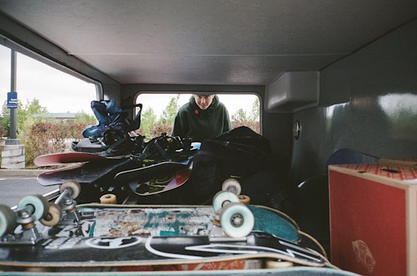 Kennedi-Deck-Snowboarder-by-Oli-Gagnon-4
