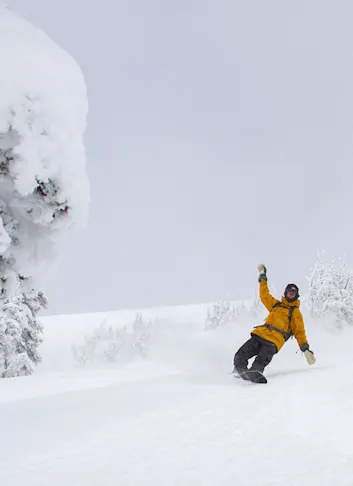 What Is Splitboarding and How Does the New FJELL MT1542S Ride?