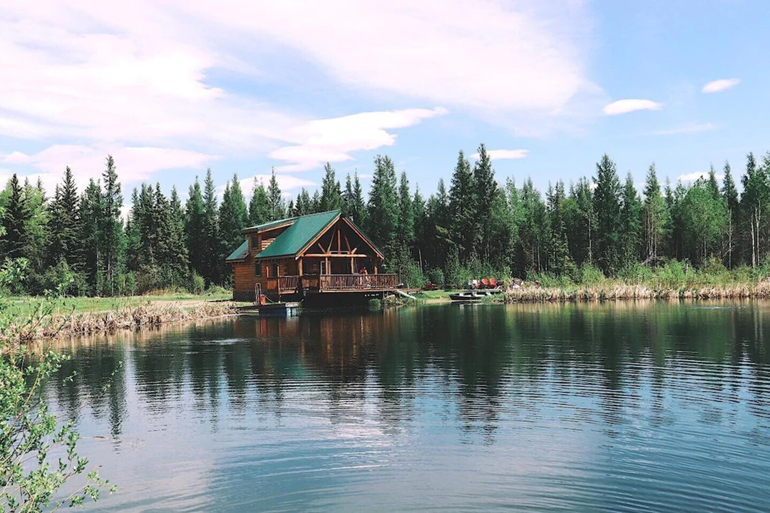 10 Best Cabin Rentals In Alberta, Canada | 2024 | Field Mag