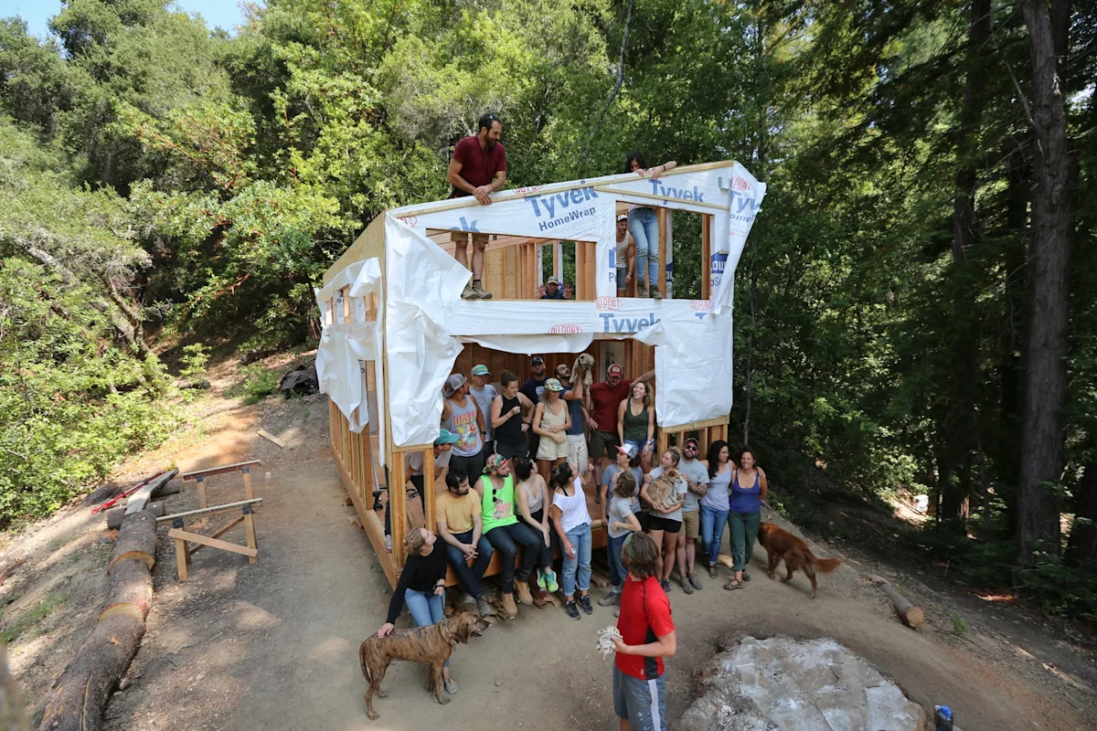 the-land-q-and-a-build-group-shot