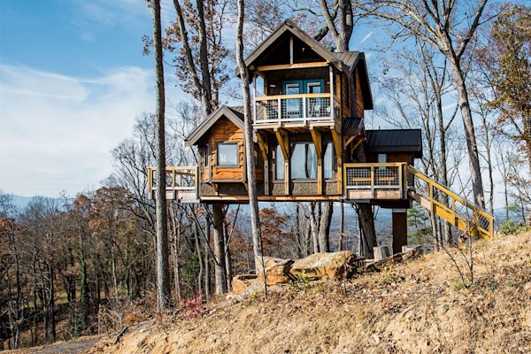 Top-Treehouses-Treehouse-Serenity-Exterior