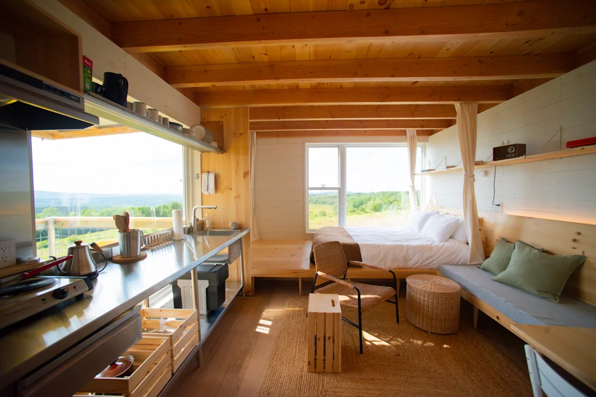 lantern-camp-hotel-review-maine-interior