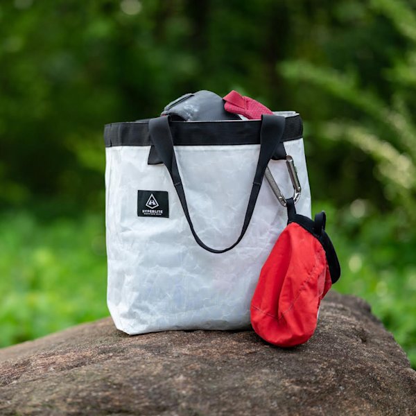 hyperlite-mountain-gear-goat-tote-chalk