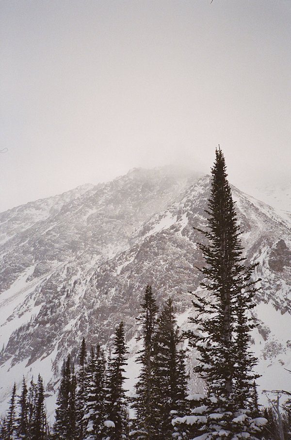 Bell-Lake-Yurt-Montana-Ski-FieldMag-6