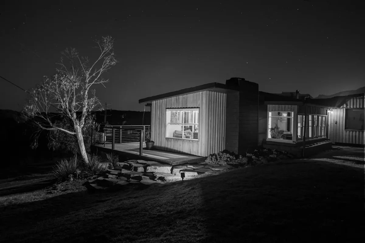 cabin-residencies-tasman-cottage-australia