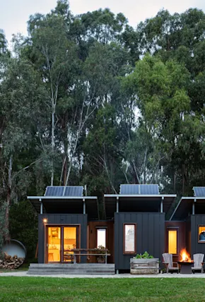 In Australia, Three Shipping Containers Form an Off-Grid Holiday Home