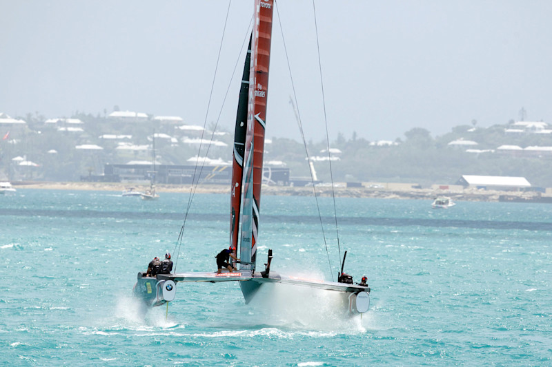 Americas-Cup-Sailing-BAR-10