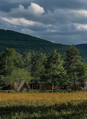 The 19 Best New York Glamping Spots for a Weekend Away