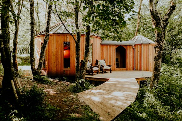 cornwall-glamping-site-round-n-round-cabin