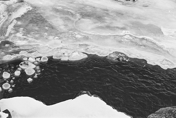 Hanks-Klein-BW-Iceland-Fieldmag-14