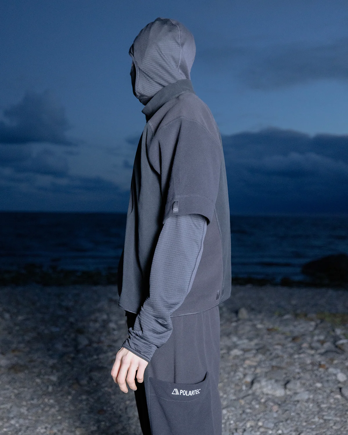 textile-dyes-feature-haglofs-polartec-standard-black-lifestyle-1