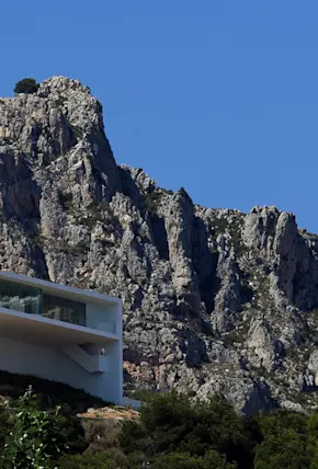 Architectural Inspo: Cliff House by Fran Silvestre Arquitectos