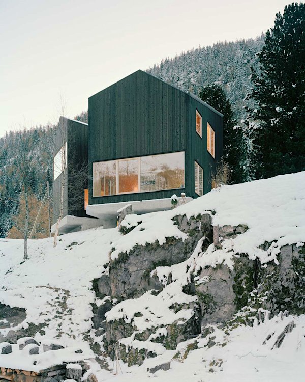 This Alpine Modern Swiss Chalet Is a Minimalist's Dream