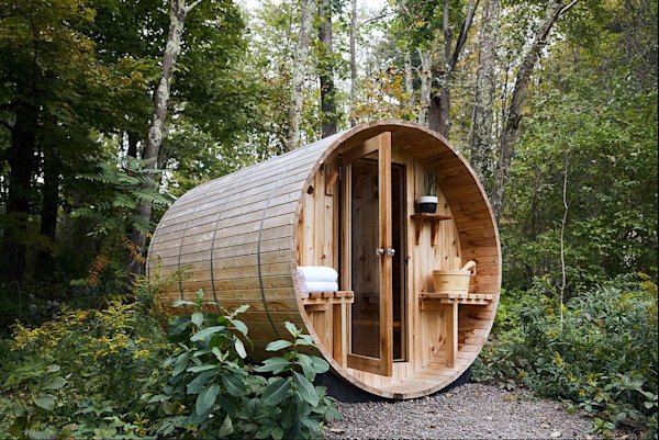 Catskills-Eastwind-Hotel-Lushna-Cabin-6