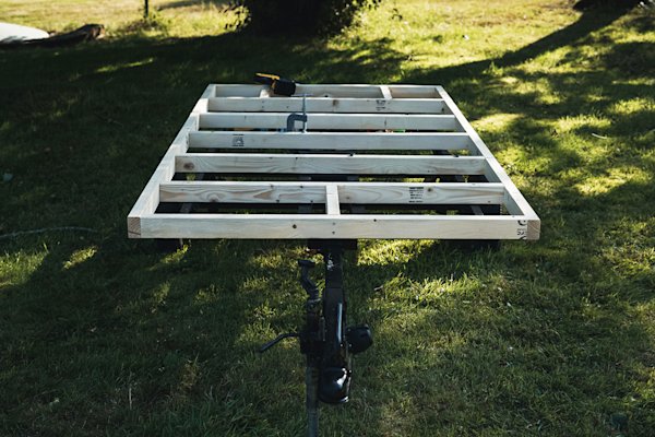 Misc-Adv-Micro-Cabin-Fieldmag-2